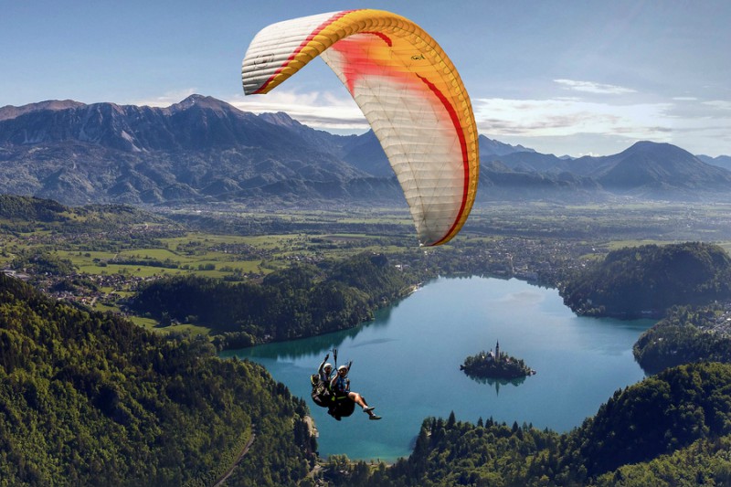 Come paragliding with Altitude activities